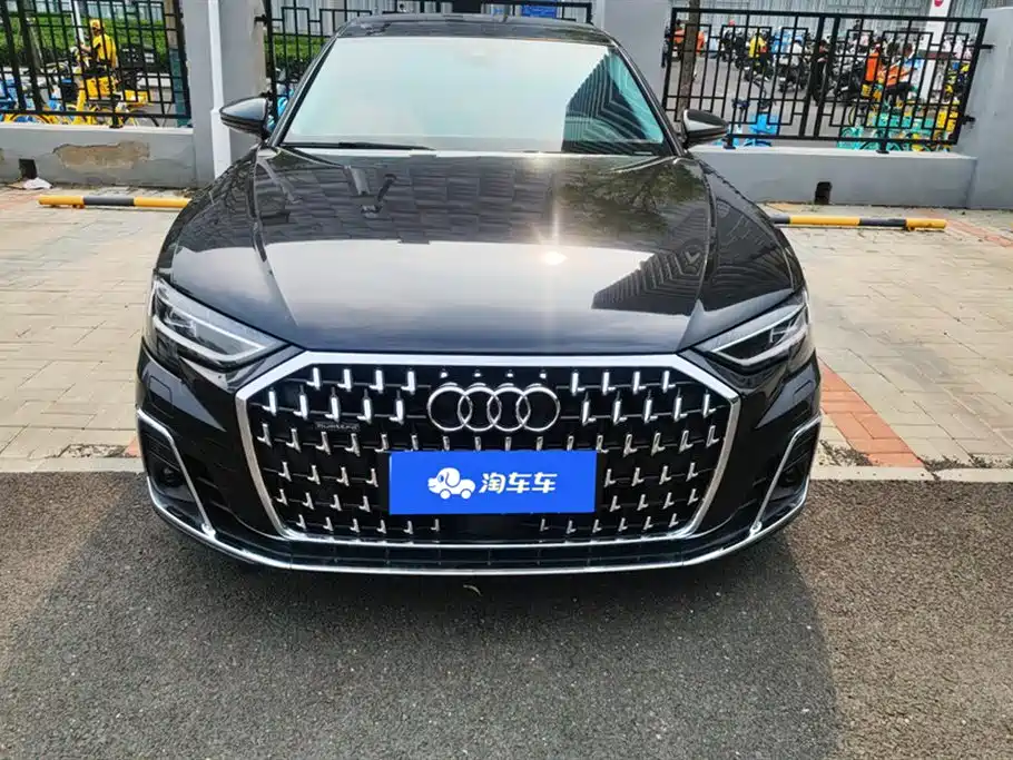 Audi A8 2024