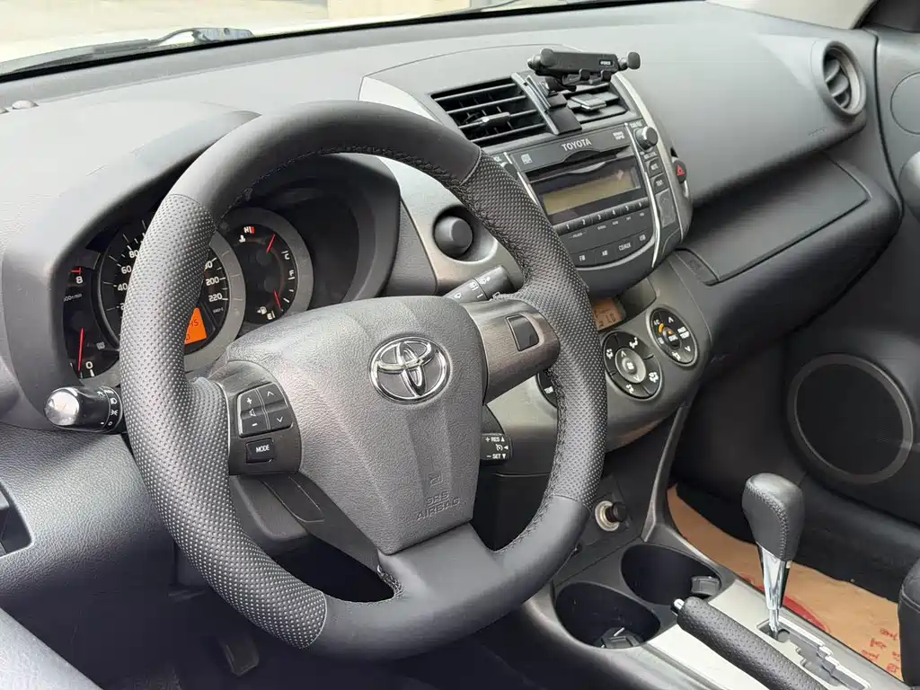 Toyota RAV4 2013