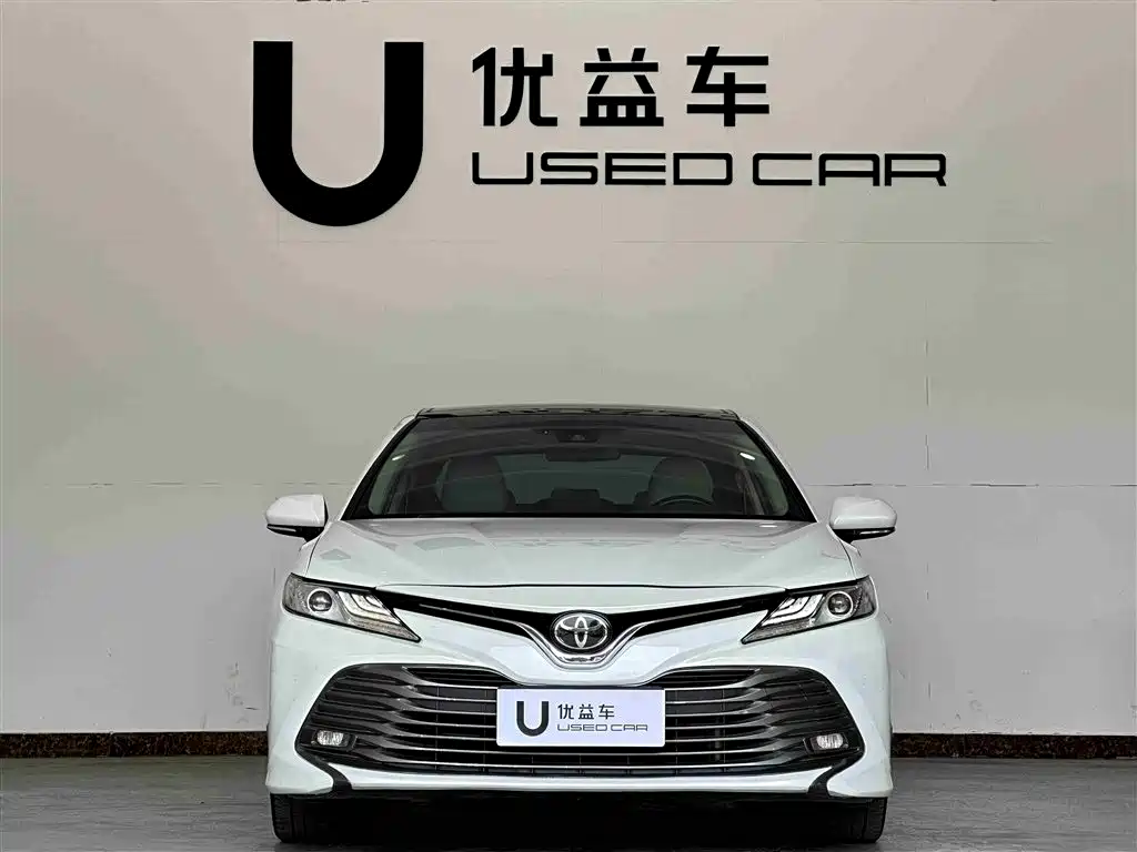 Toyota Camry 2020 — фото 2