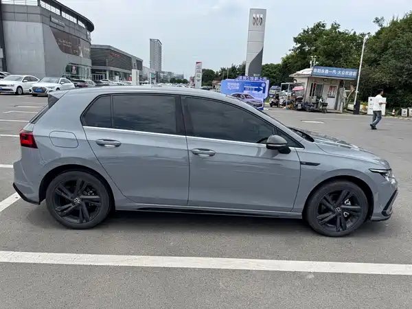 Volkswagen Golf 2022
