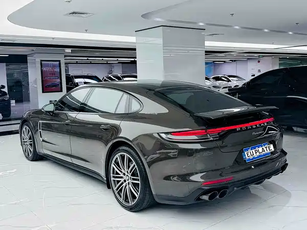 Porsche Panamera 2022