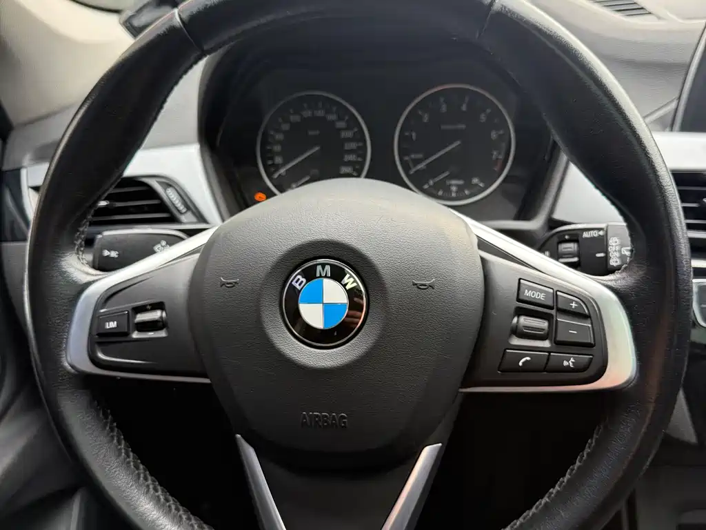 BMW X1 2018 — фото 11