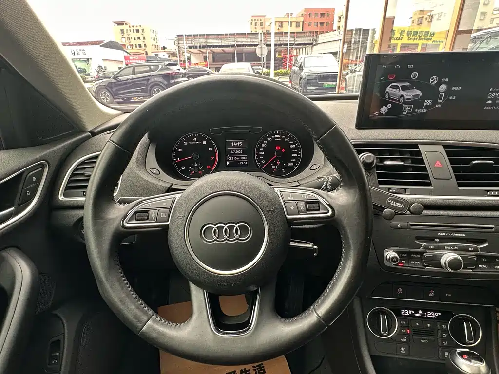 Audi Q3 2016 — фото 11