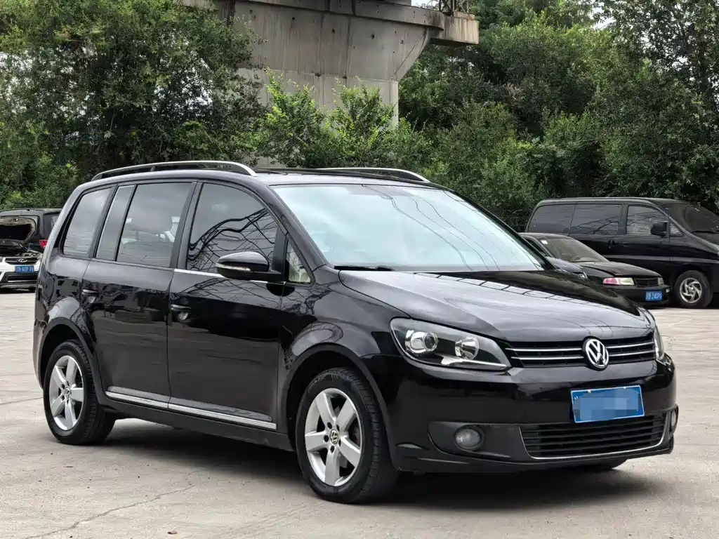 Volkswagen Touran 2015 — фото 3