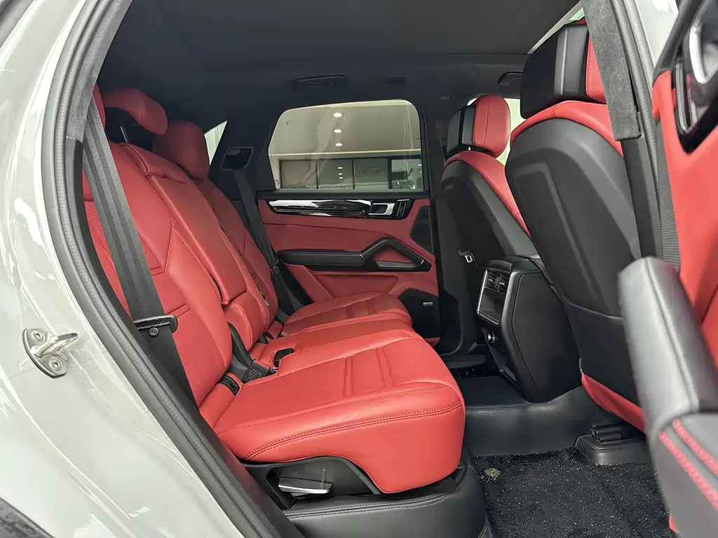 Porsche Cayenne 2019 — фото 15