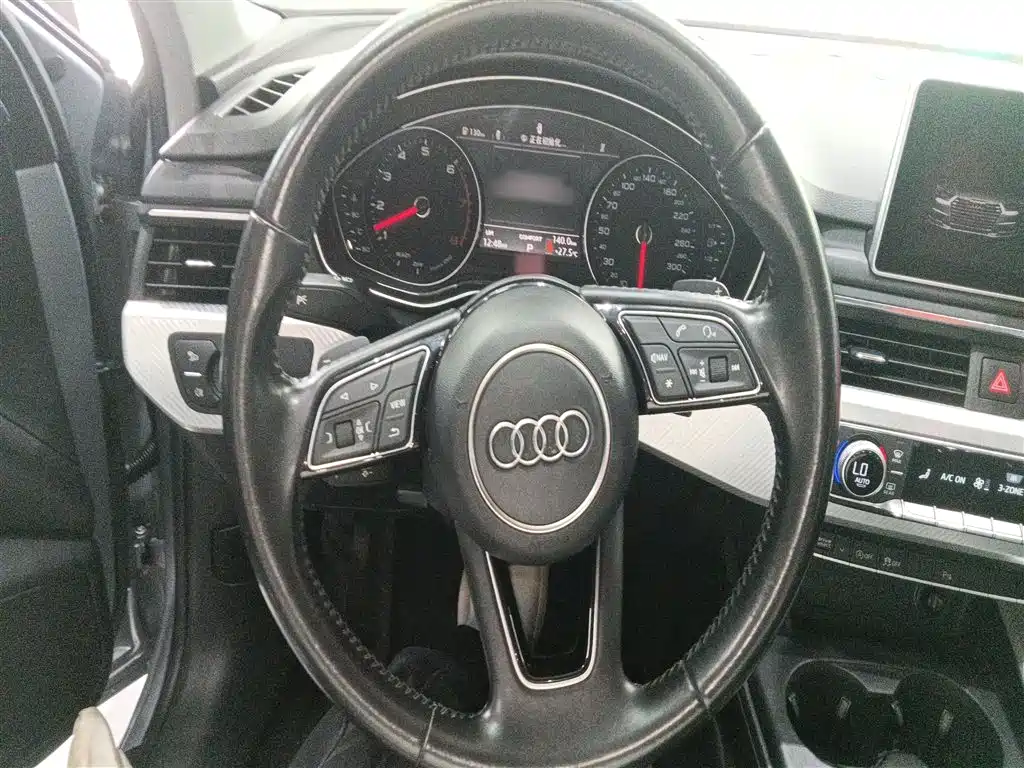 Audi A4L 2017 — фото 11