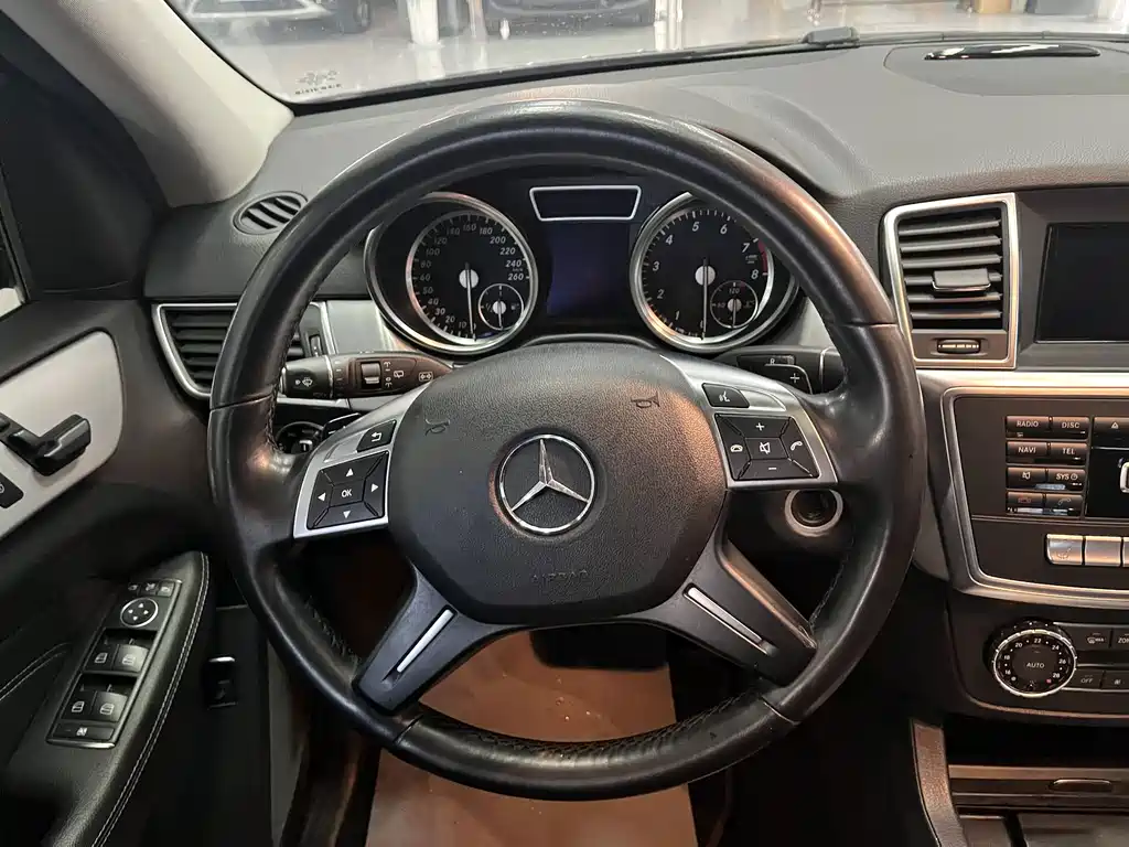 Mercedes-Benz M-Class 2014 — фото 12