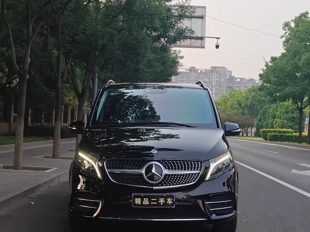 Mercedes-Benz V-Class 2024