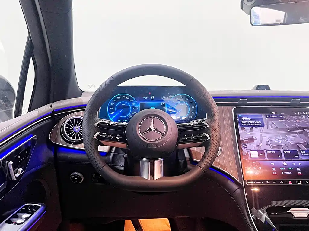 Mercedes-Benz EQE SUV 2025