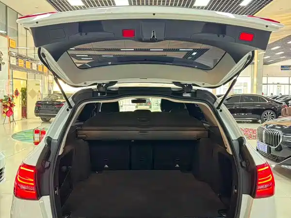 Mercedes-Benz C-Class 2021