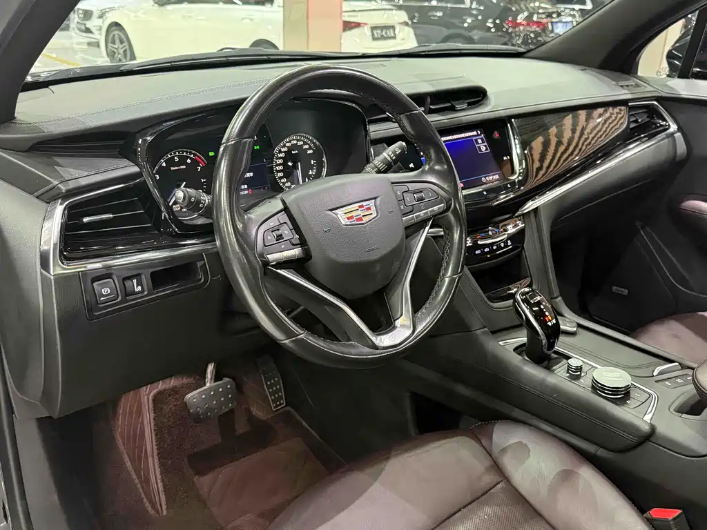 Cadillac XT6 2020 — фото 16