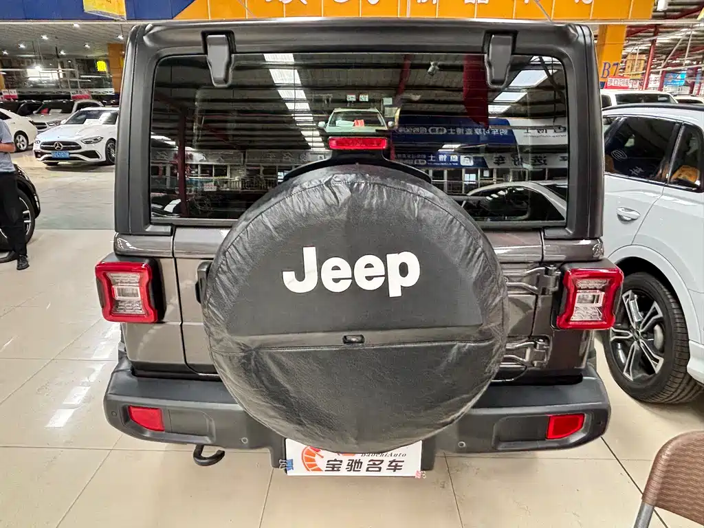 Jeep Wrangler 2019 — фото 13