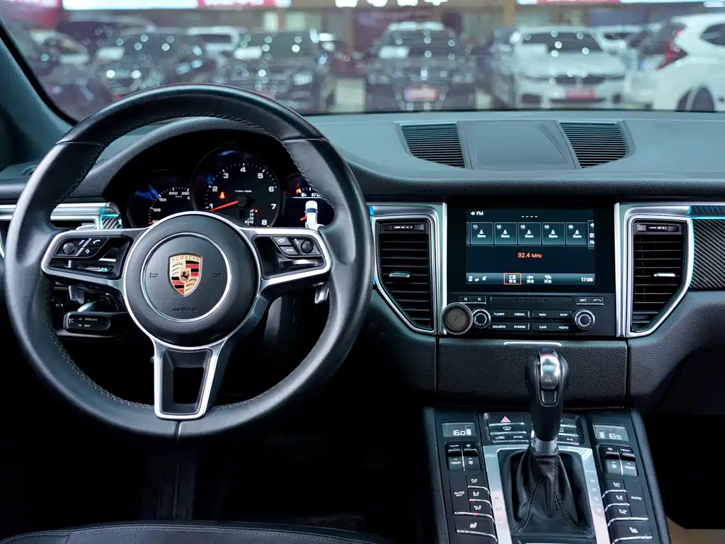 Porsche Macan 2017 — фото 8