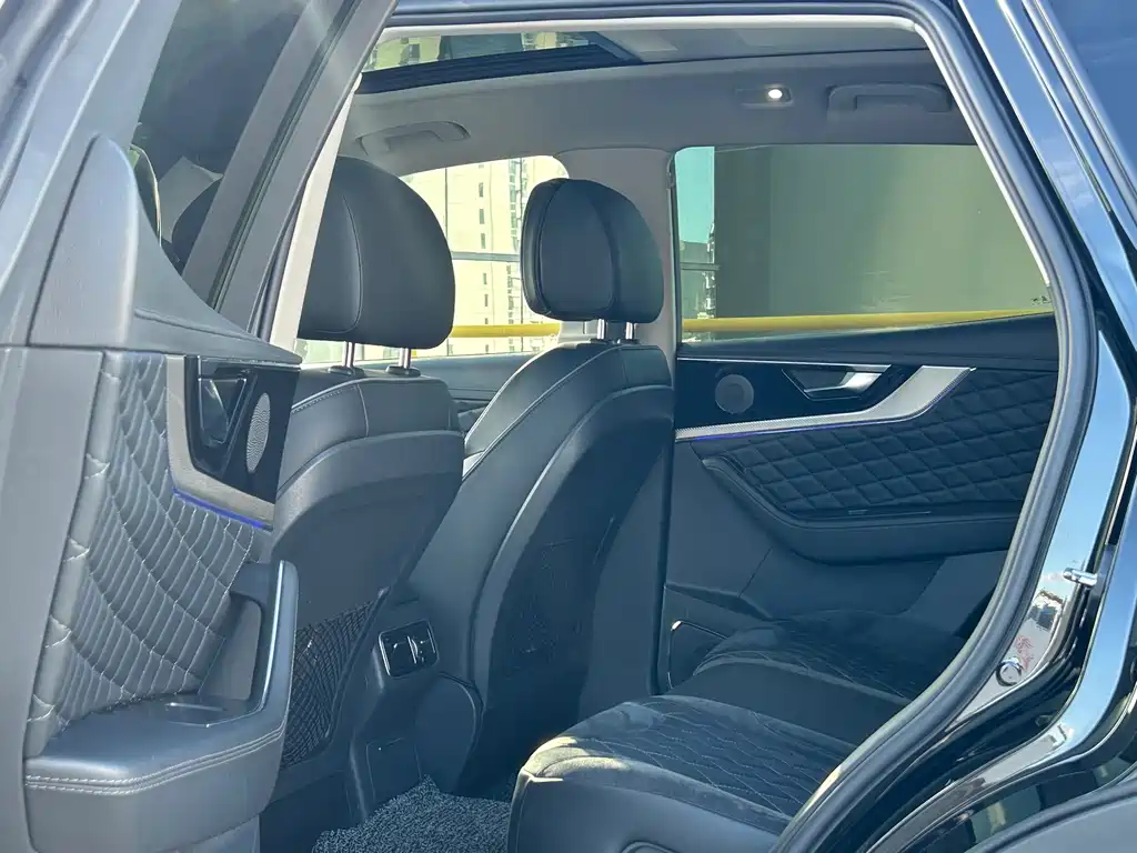 Hongqi HS5 2021