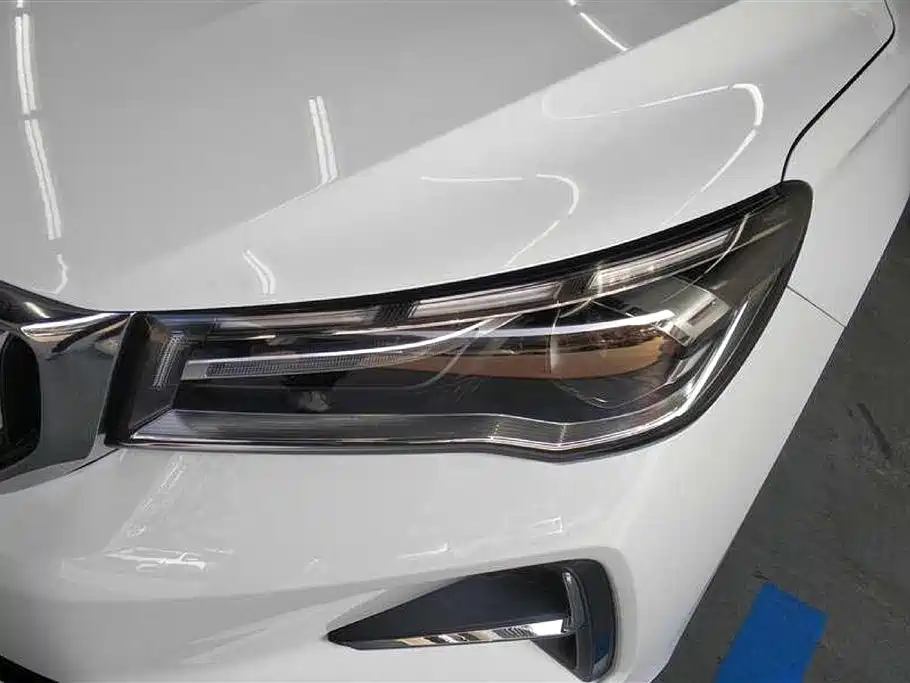 Geely Emgrand 2022