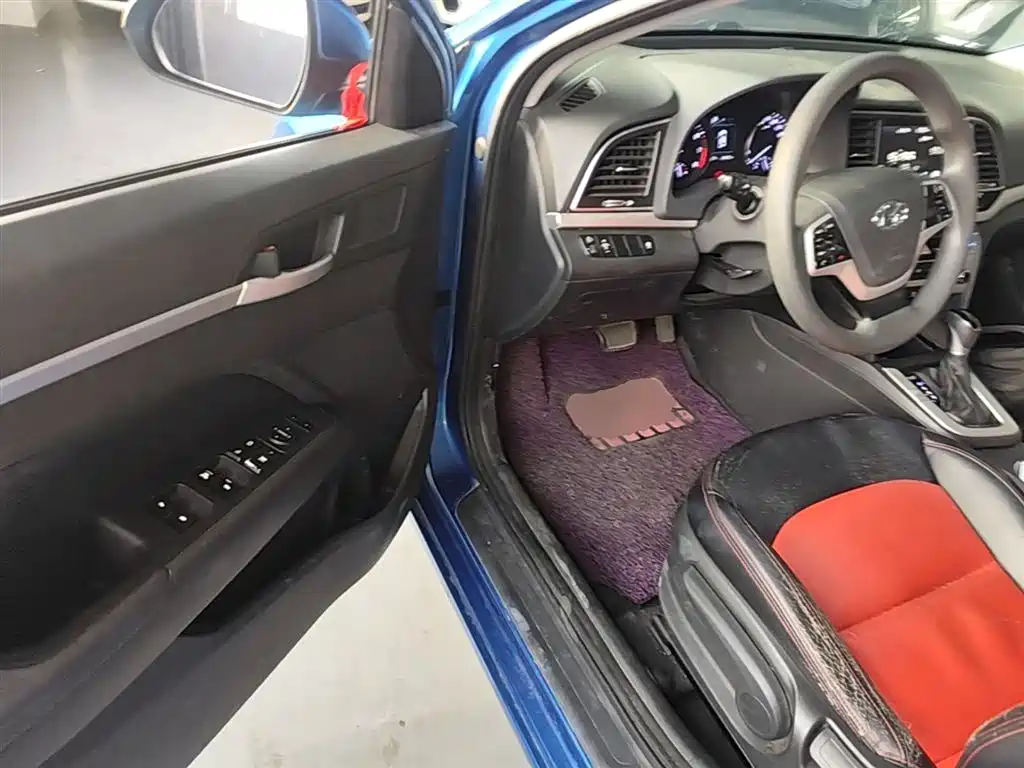 Hyundai Elantra 2016 — фото 16