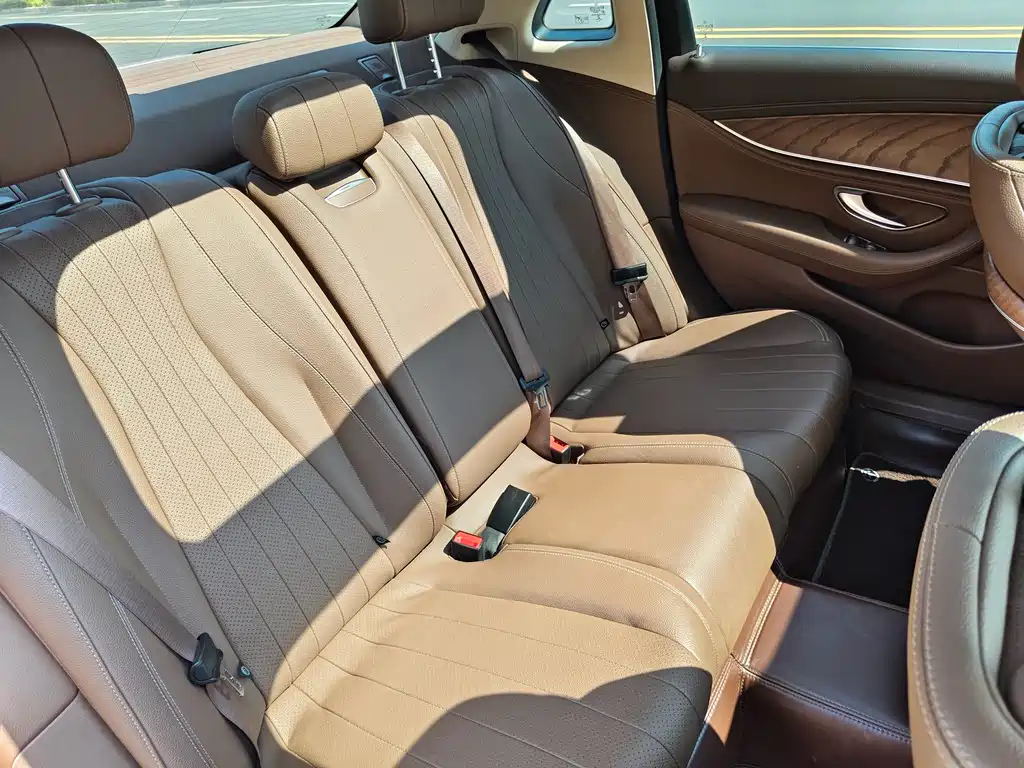 Mercedes-Benz E-Class 2023 — фото 26