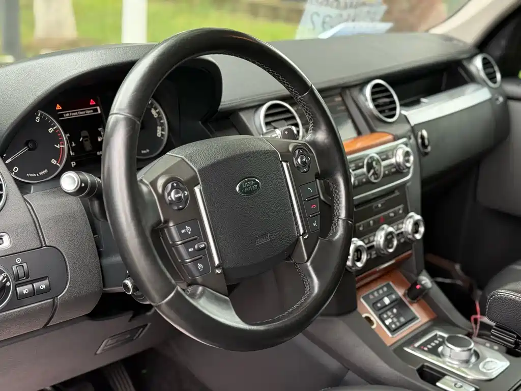 Land Rover Discovery 2015 — фото 4