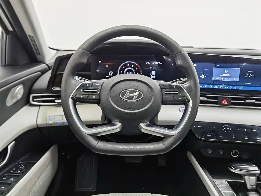 Hyundai Elantra 2021 — фото 11