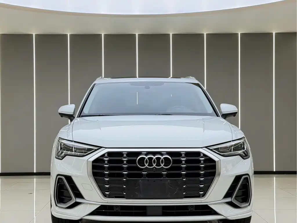 Audi Q3 2022 — фото 2