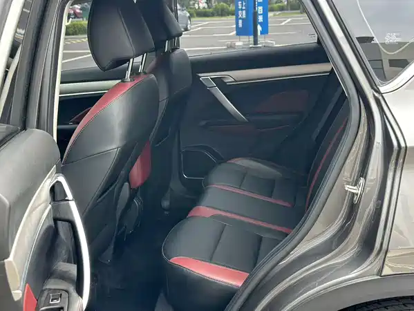 Geely Binyue 2021