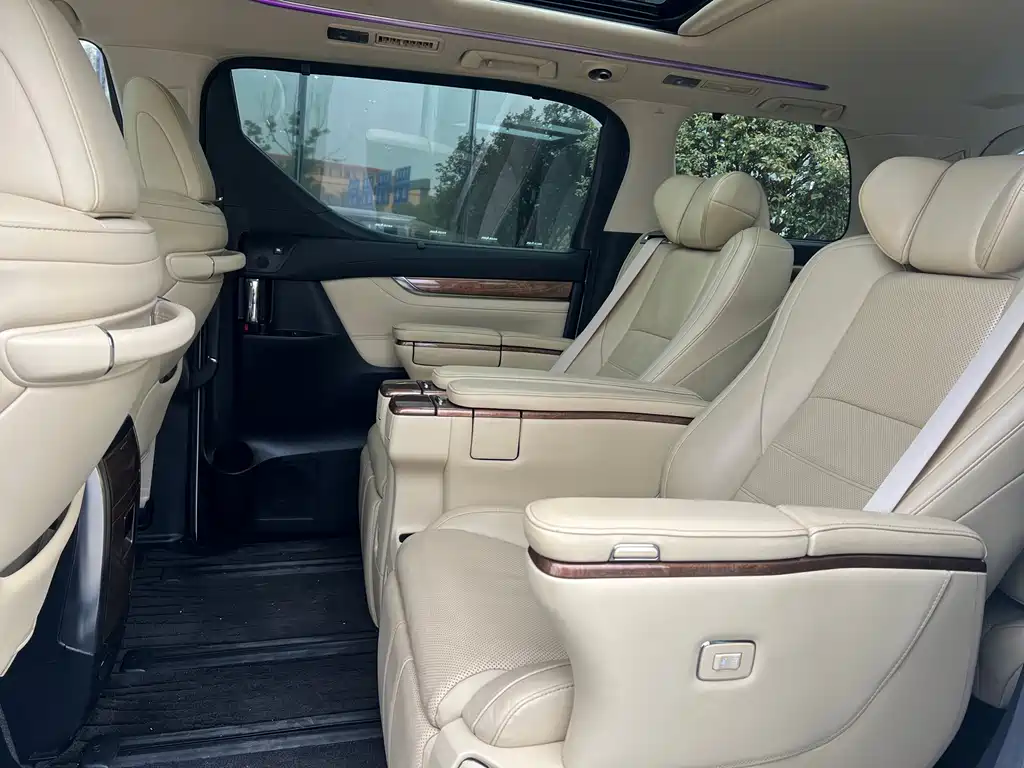 Toyota Alphard 2016 — фото 3