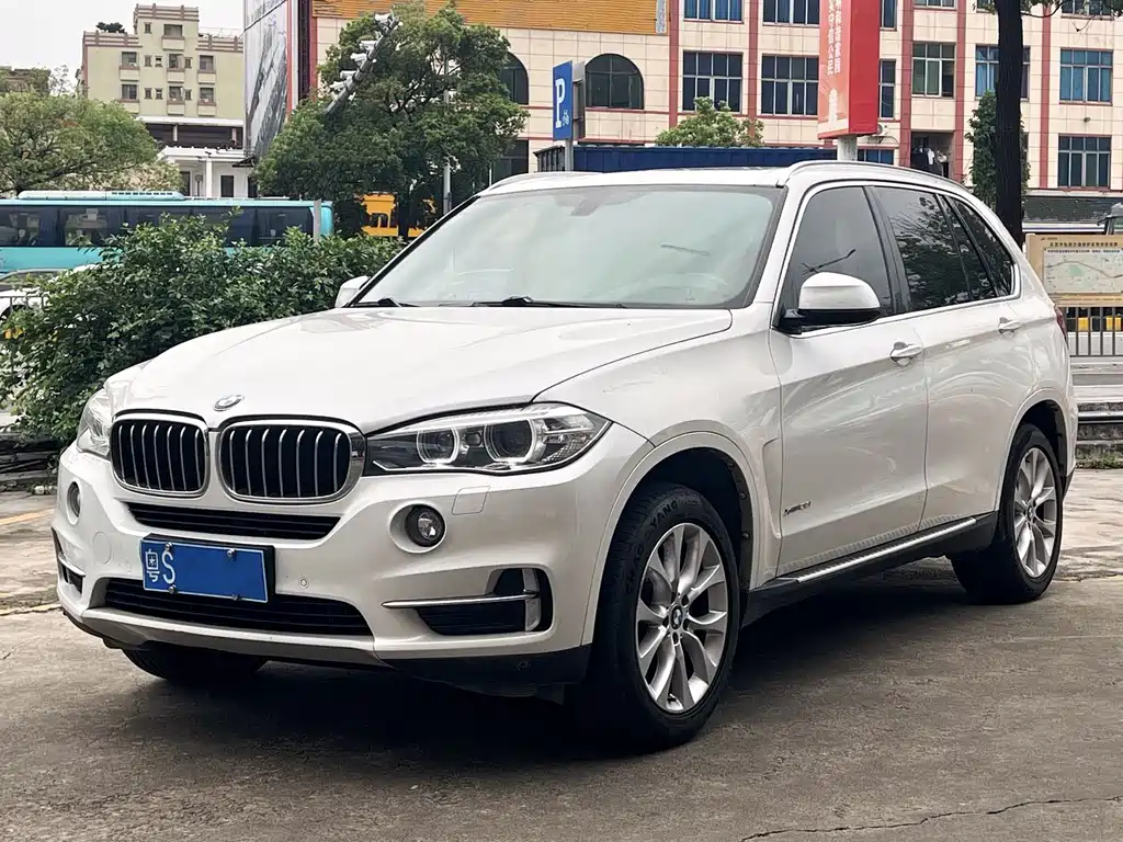 BMW X5 2018 — фото 1