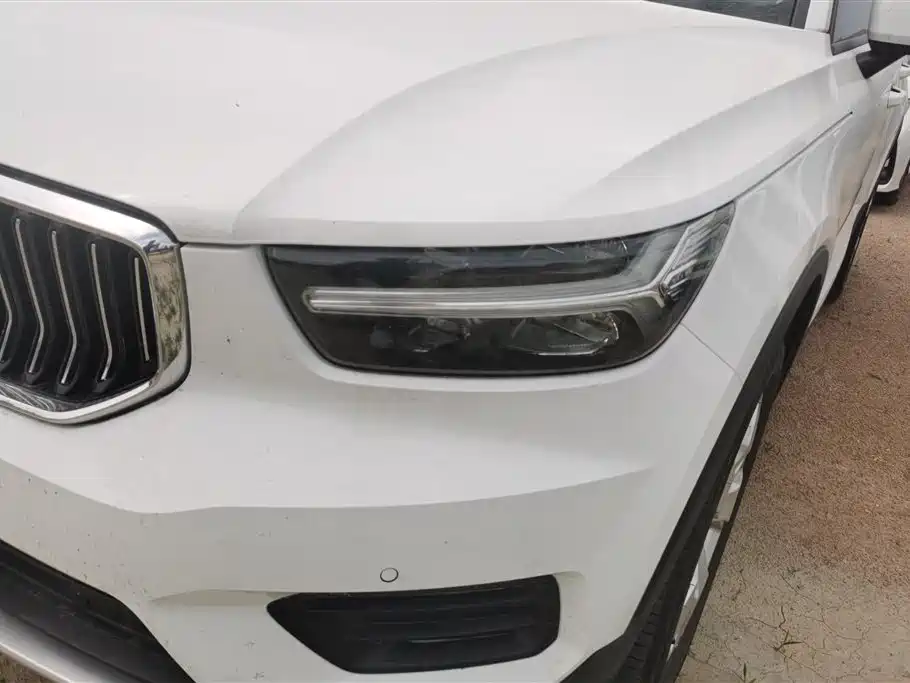 Volvo XC40 2021