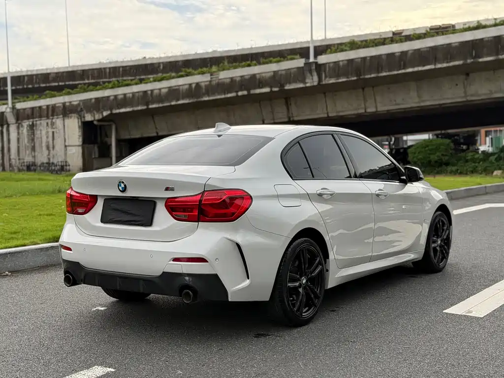 BMW 1 Series 2021
