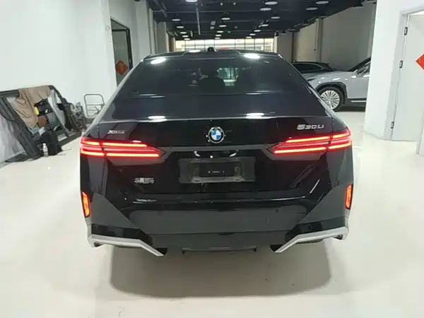 BMW 5 Series 2025