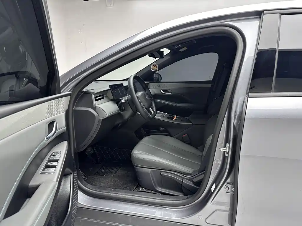 BYD Qin PLUS 2025 — фото 16