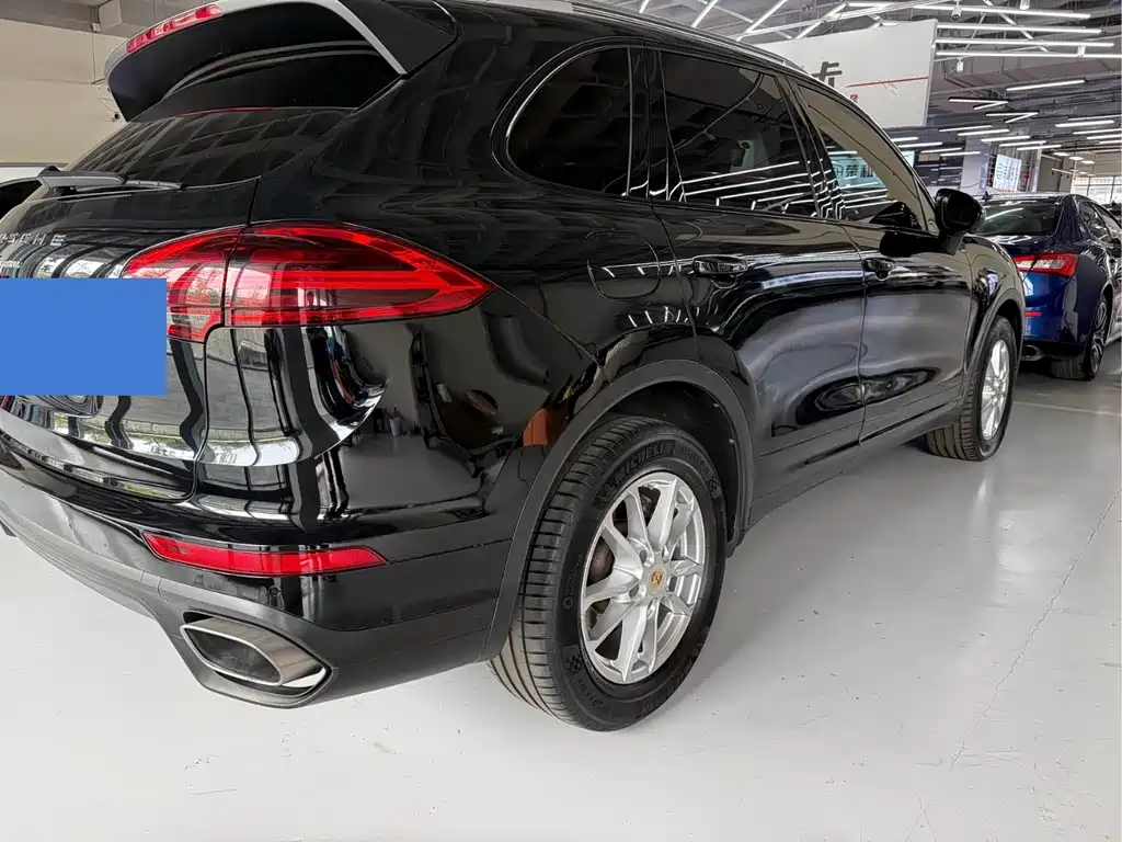 Porsche Cayenne 2017 — фото 13