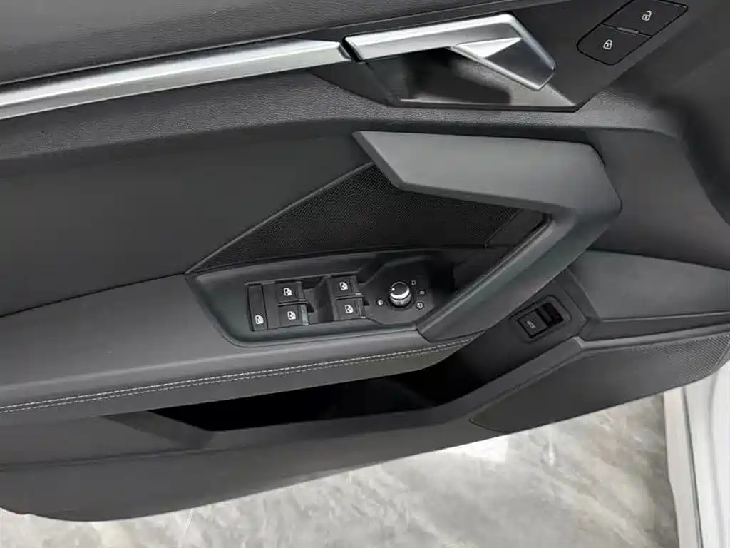 Audi A3 2023 — фото 11