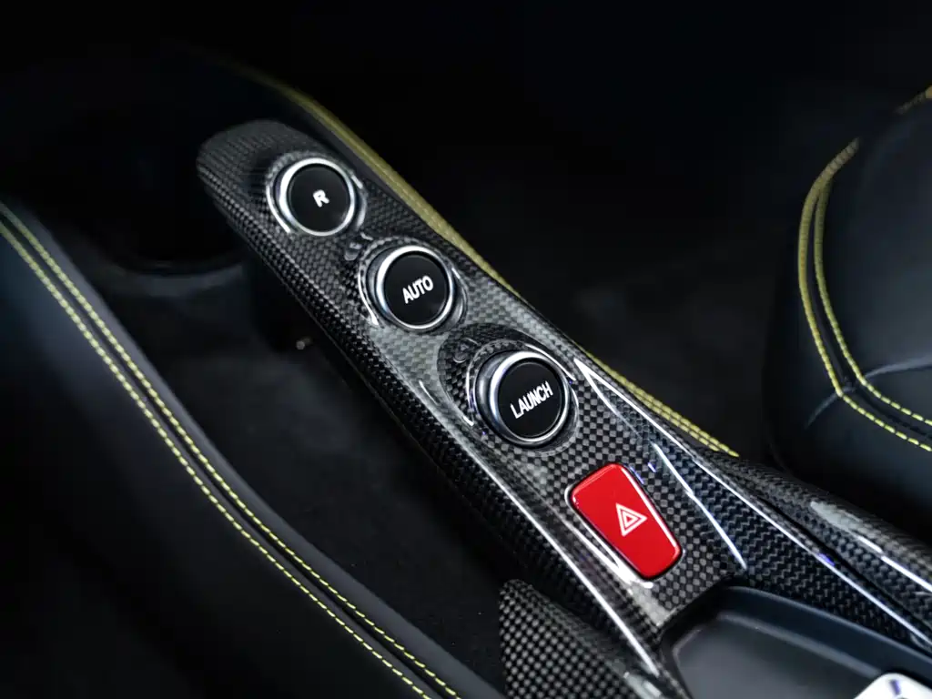 Ferrari F8 2021 — фото 11