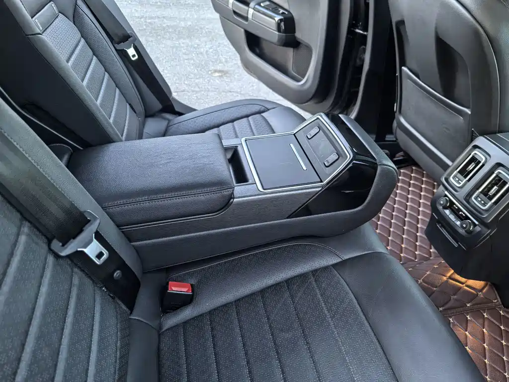 Citroën C6 2017 — фото 16