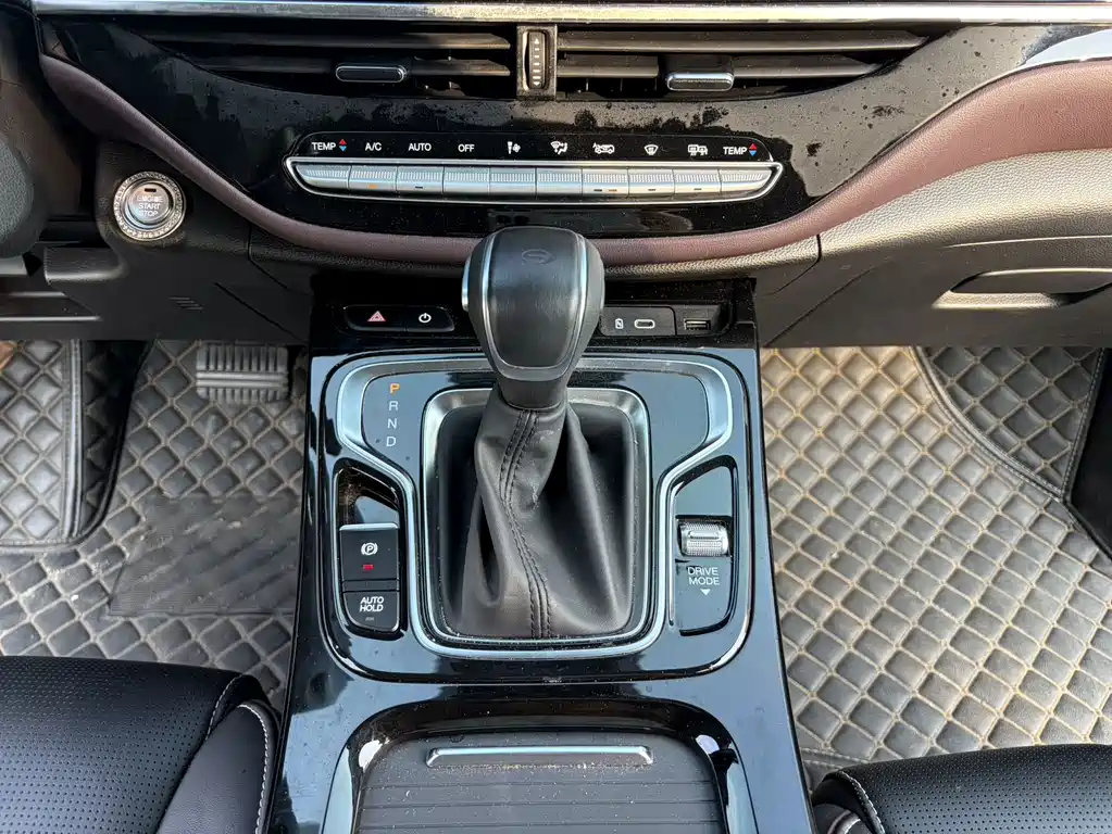 GAC Motor Trumpchi M6 2023 — фото 16