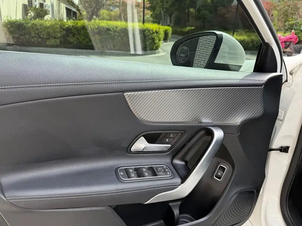 Mercedes-Benz A-Class 2023 — фото 5