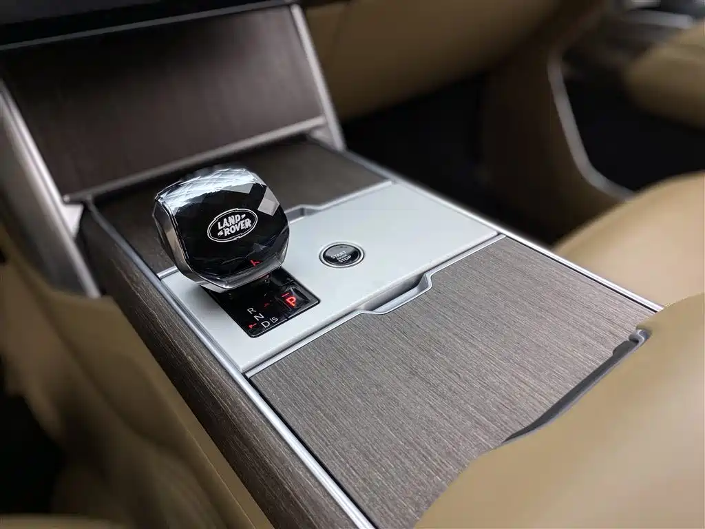 Land Rover Range Rover 2025 — фото 10