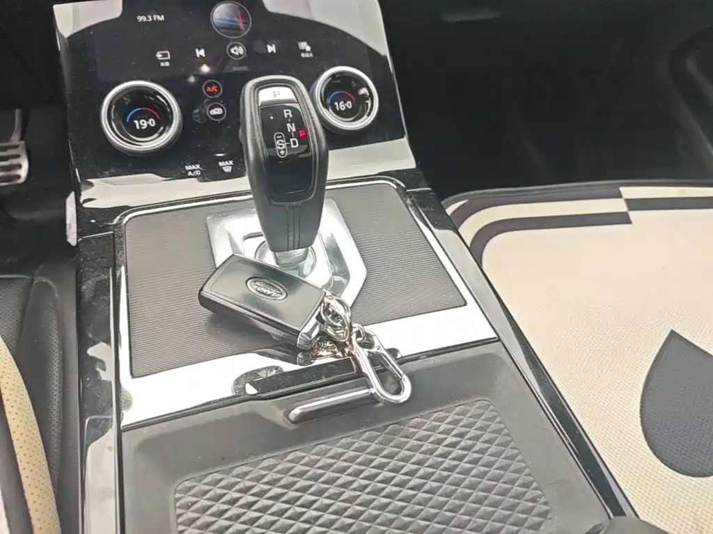 Land Rover Evoque 2020 — фото 14