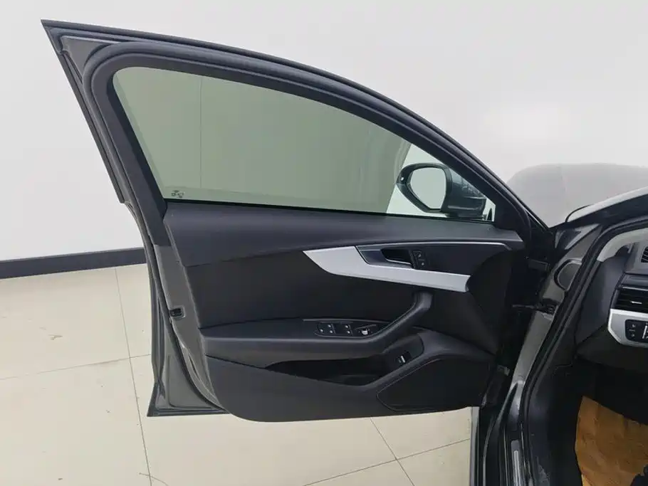 Audi A4L 2023