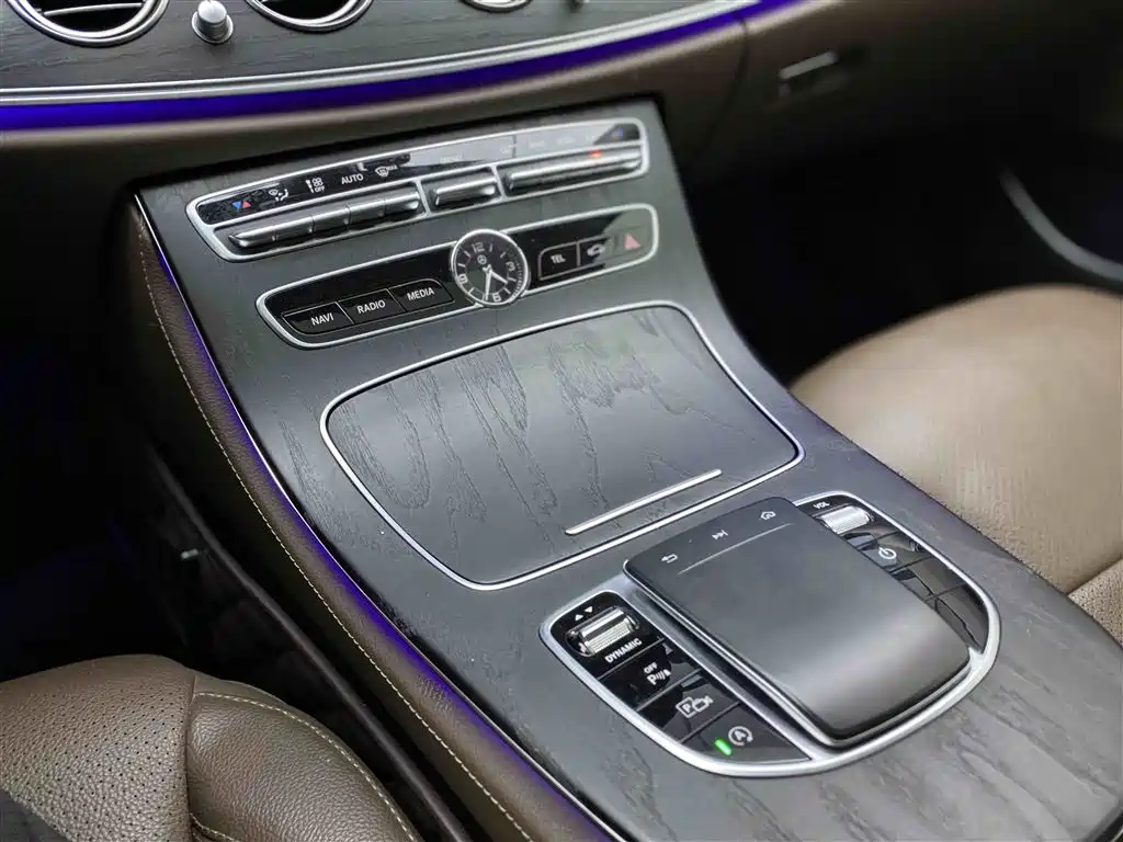 Mercedes-Benz E-Class 2020 — фото 10