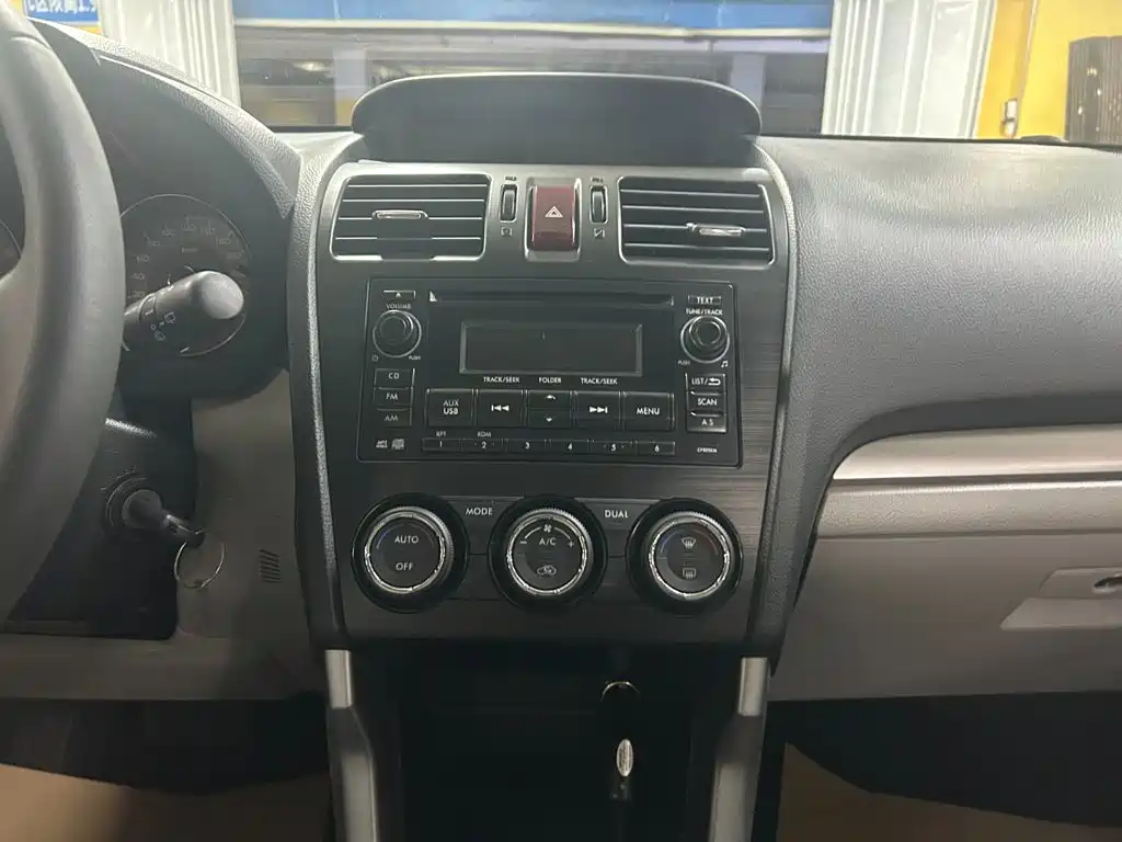 Subaru Forester 2014 — фото 14