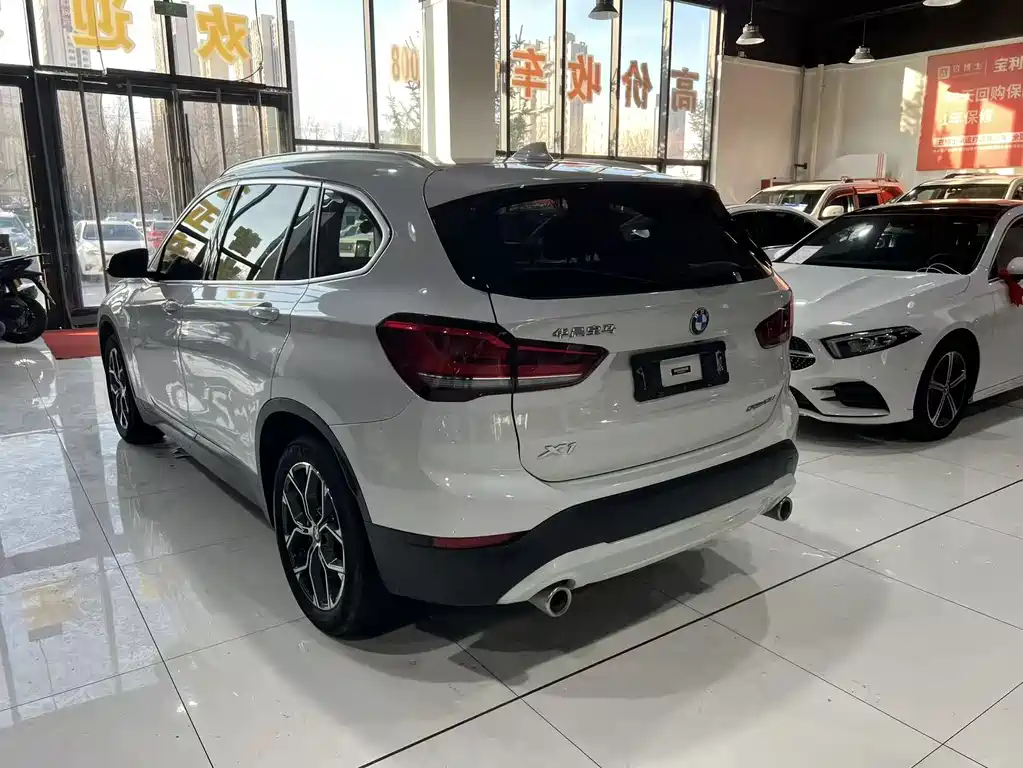 BMW X1 2022 — фото 8