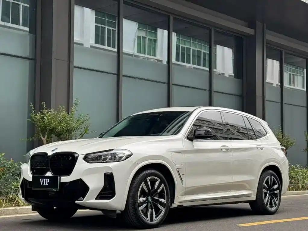 BMW iX3 2024 — фото 1