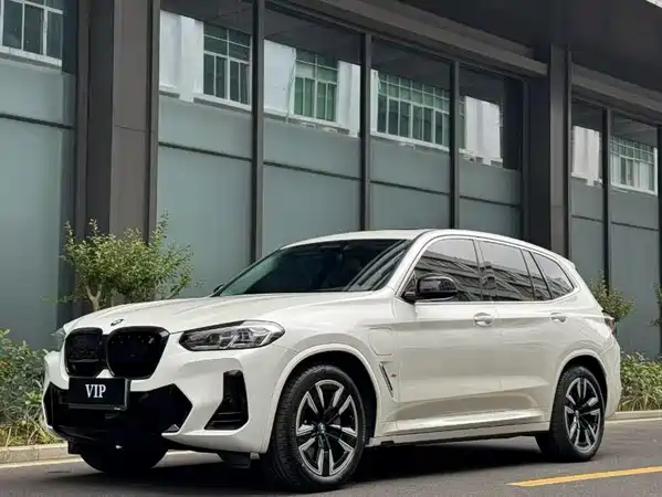 BMW iX3 2024