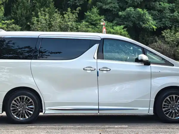 Toyota Vellfire 2021