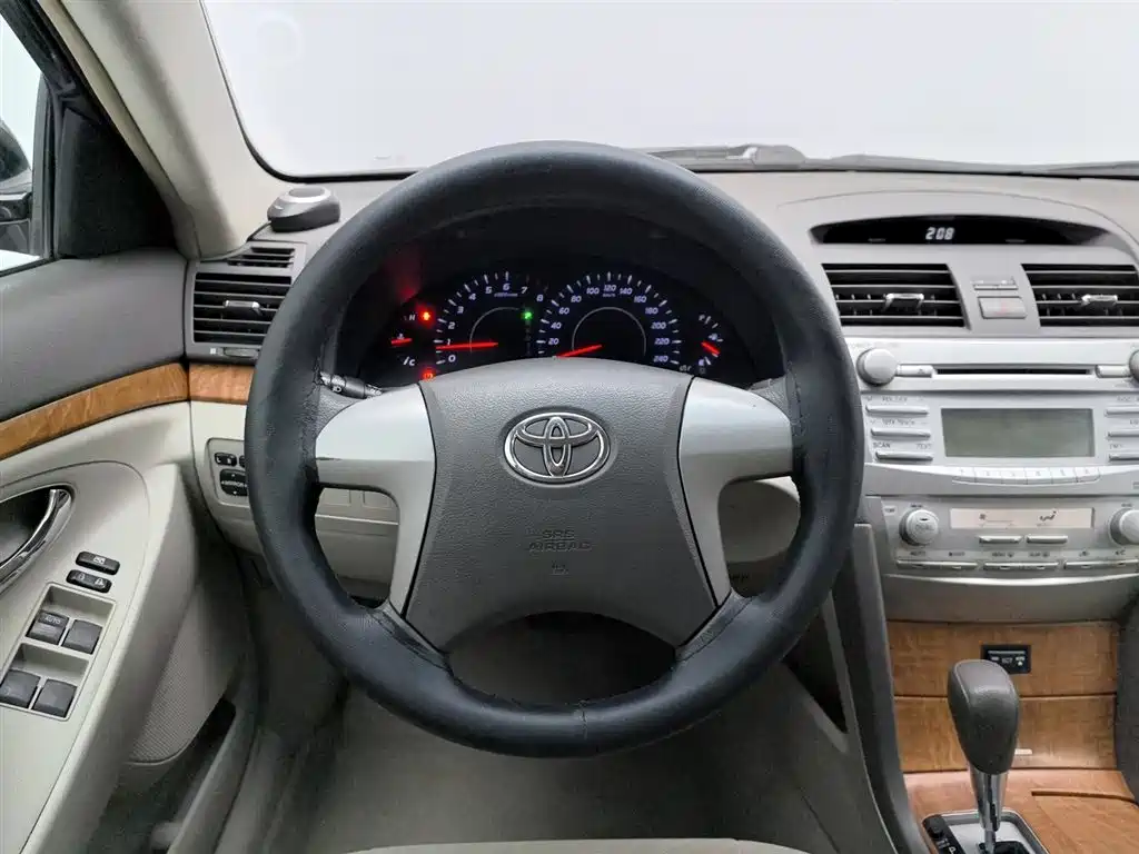 Toyota Camry 2013 — фото 11
