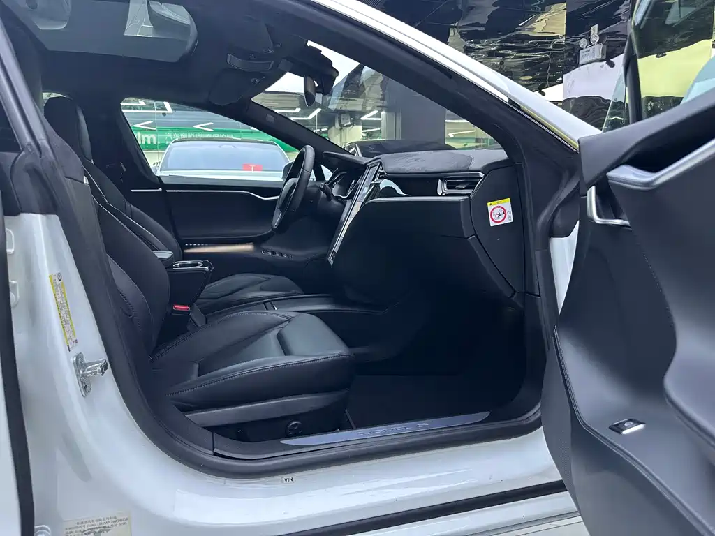 Tesla Model S 2016 — фото 12