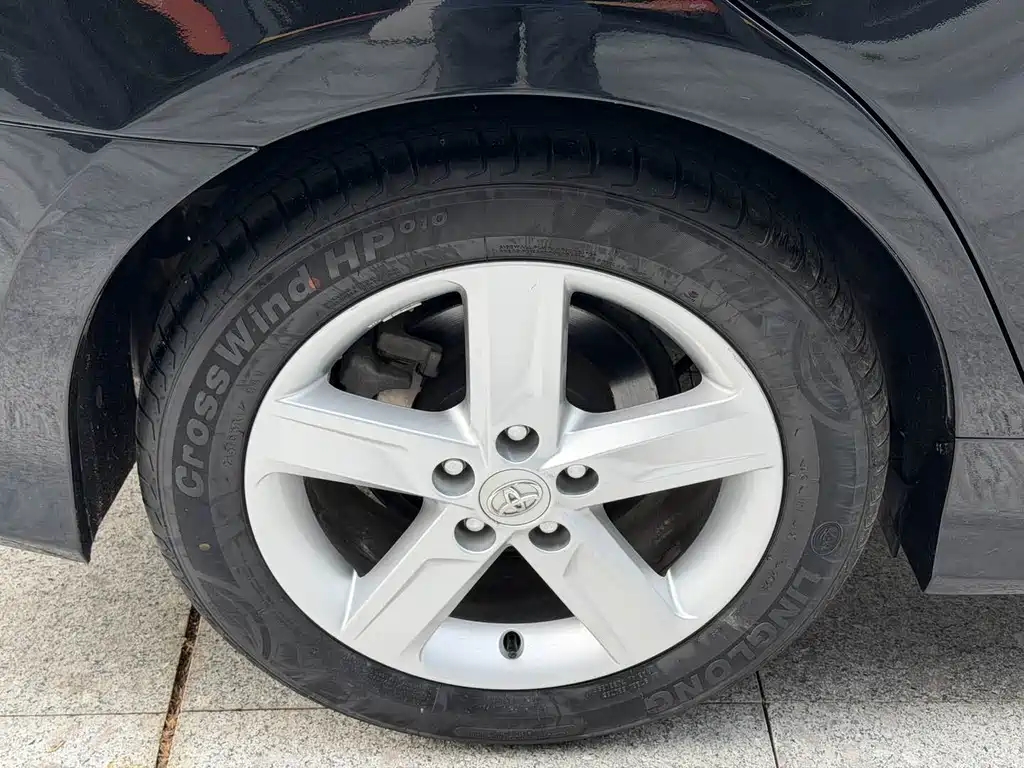 Toyota Camry 2013 — фото 15