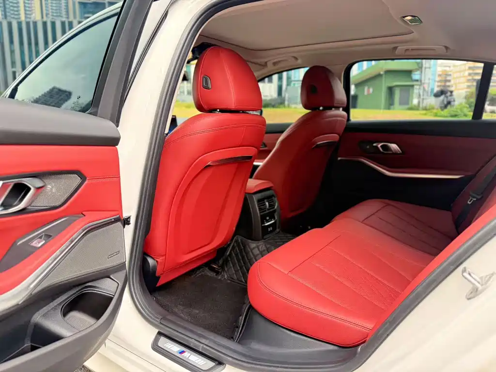 BMW 3 Series 2025 — фото 14
